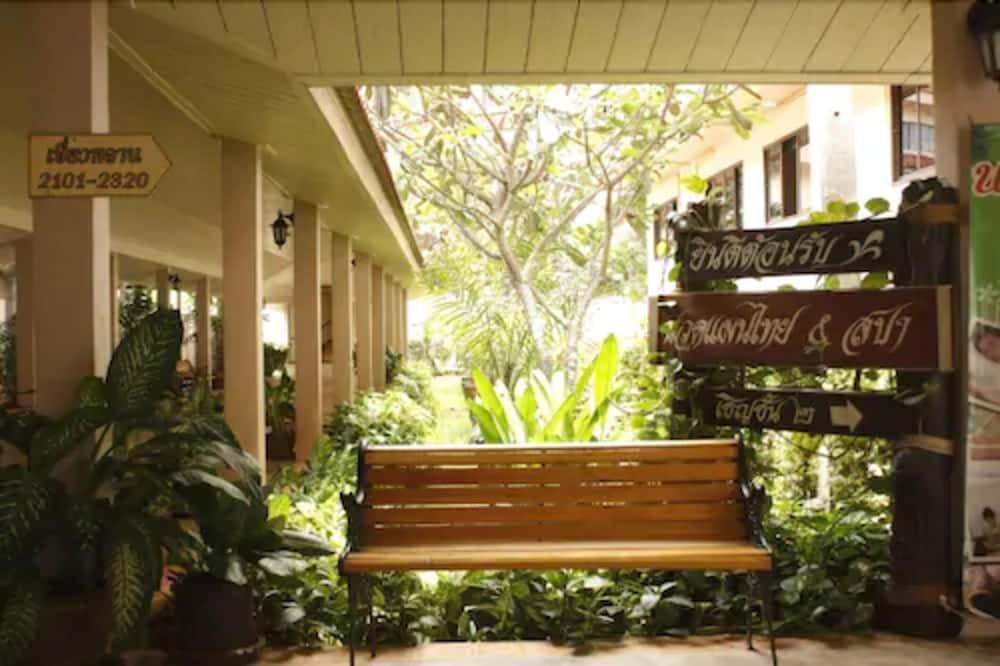 Bunjongburi Hotel Сурат-Тхані Екстер'єр фото